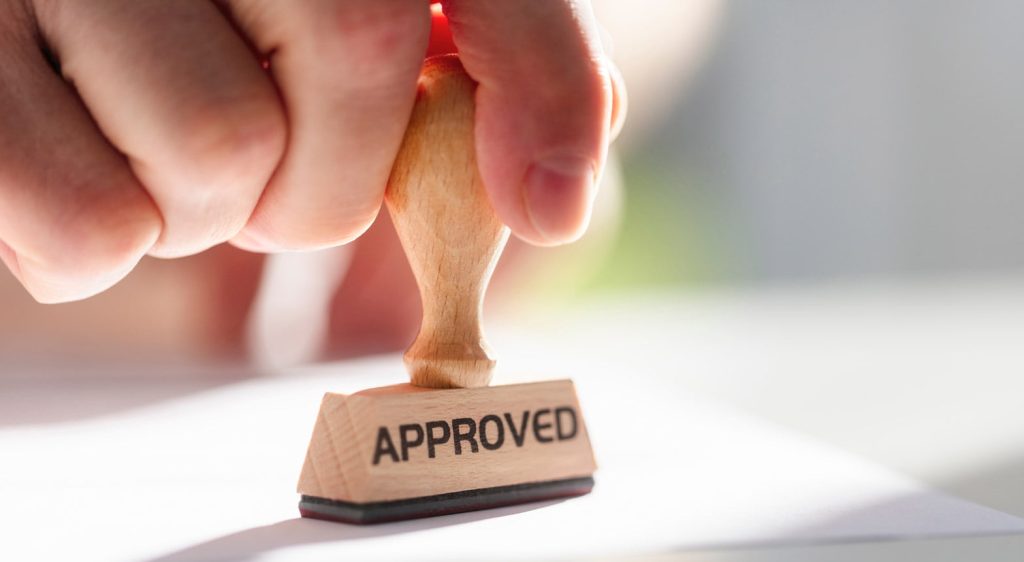 Using private lenders to gain competitive advantage